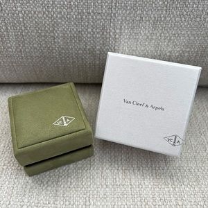 Van Cleef & Arpels Earrings Box - Small